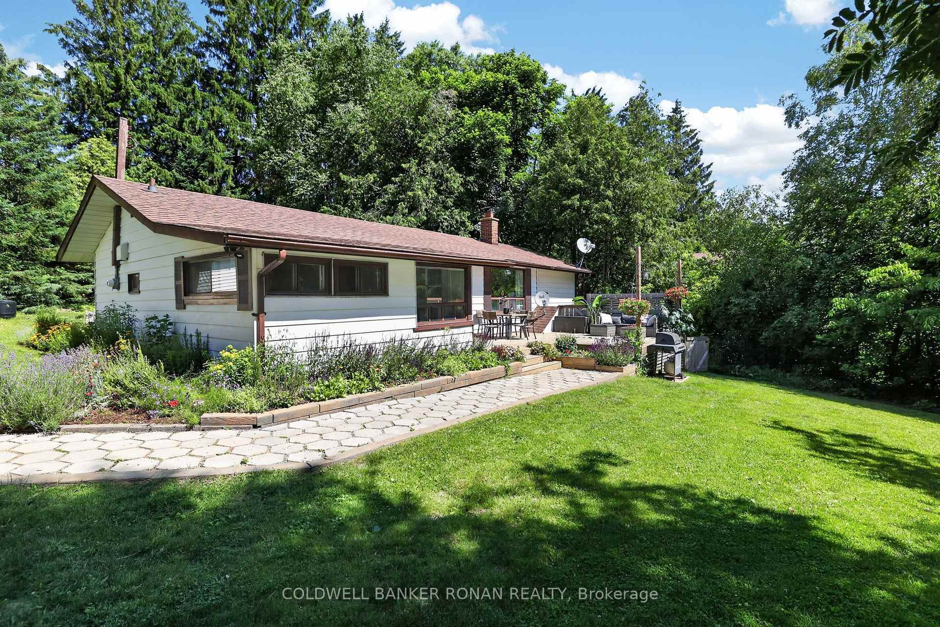 Photo 4 of 16 Dean Road, Mulmur, Rural Mulmur — HOMEH