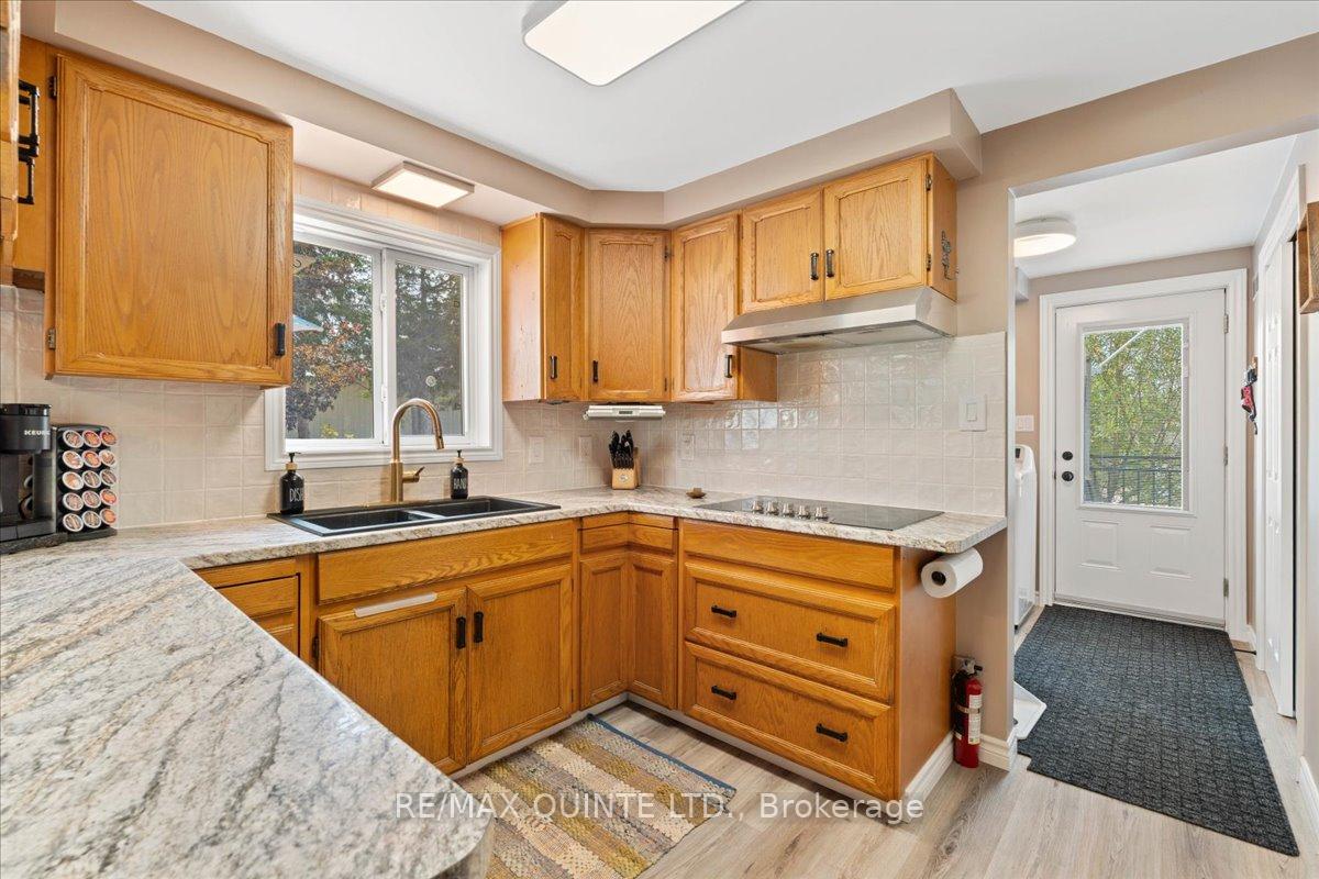 Photo 18 of 19 County Rd 18, Prince Edward County, Athol Ward — HOMEH