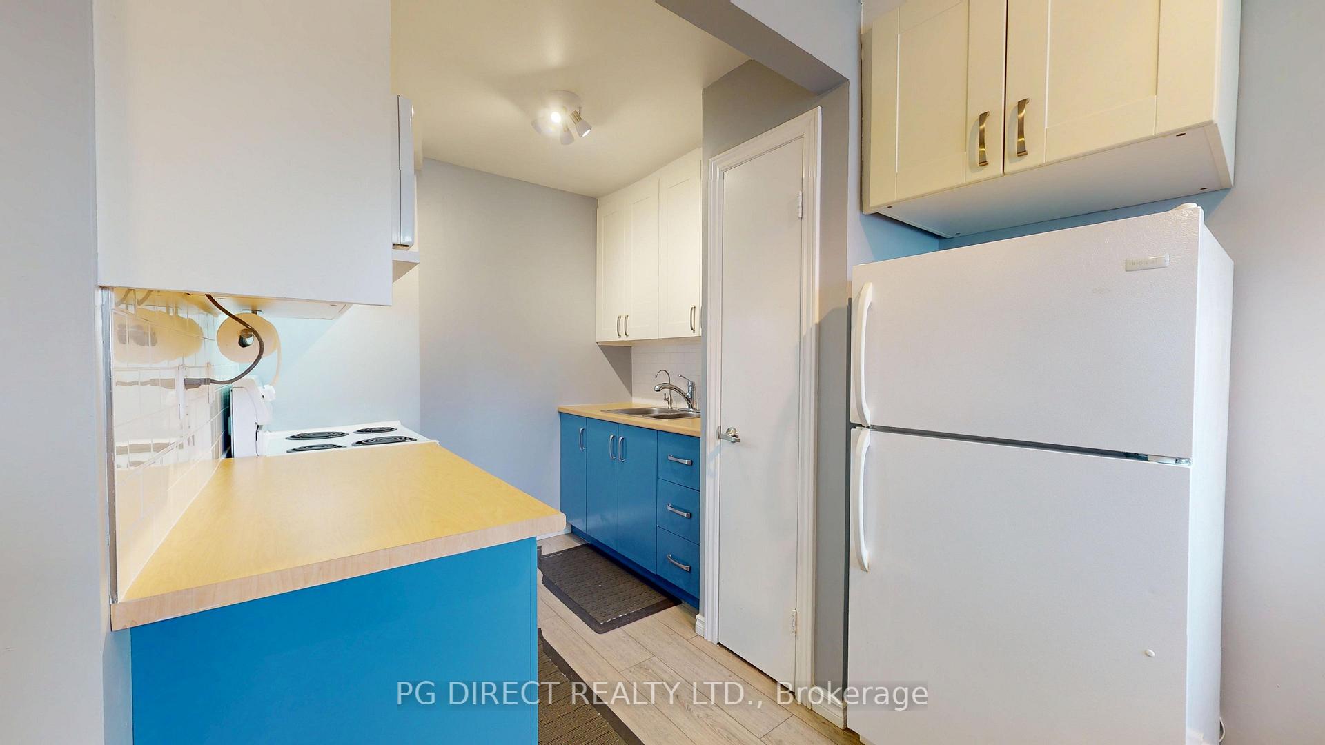 Photo 4 of 222H Harvard Place, Waterloo, Lincoln Village — HOMEH