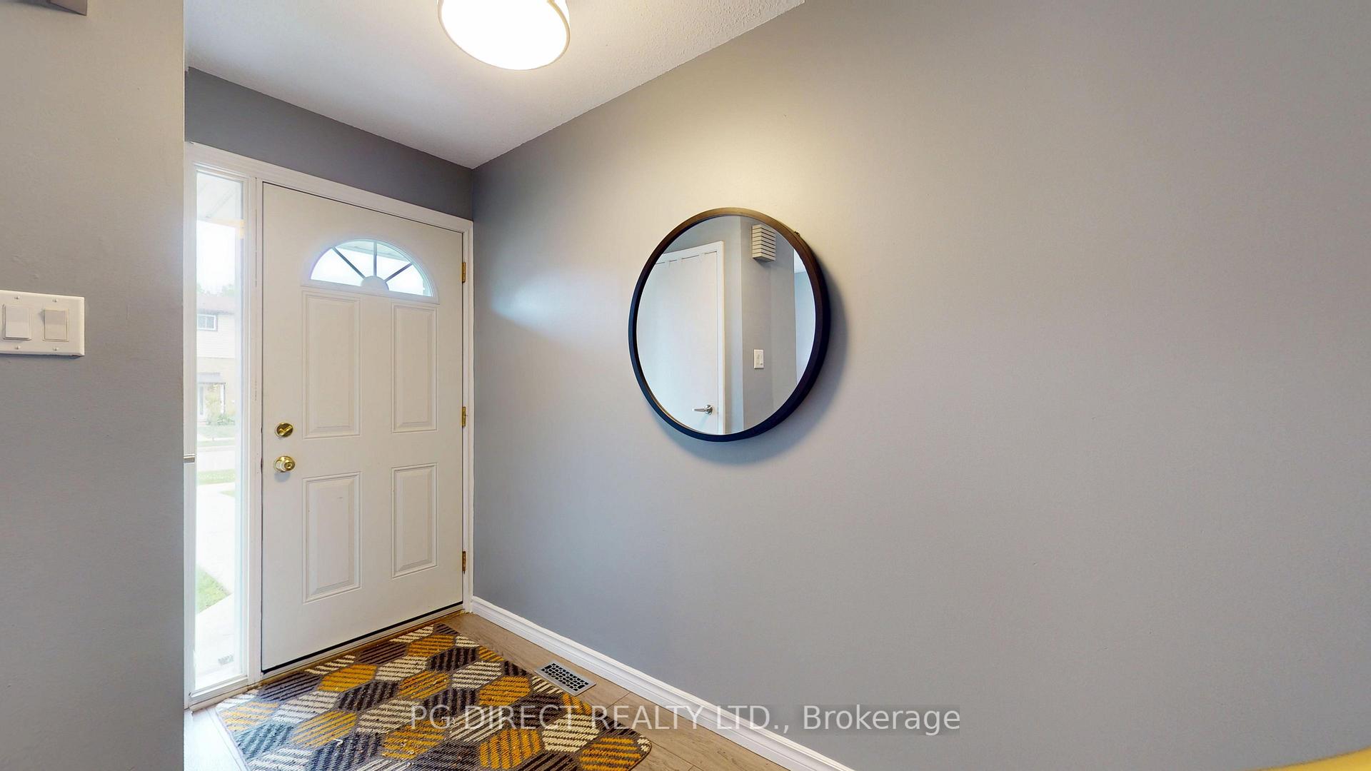 Photo 5 of 222H Harvard Place, Waterloo, Lincoln Village — HOMEH