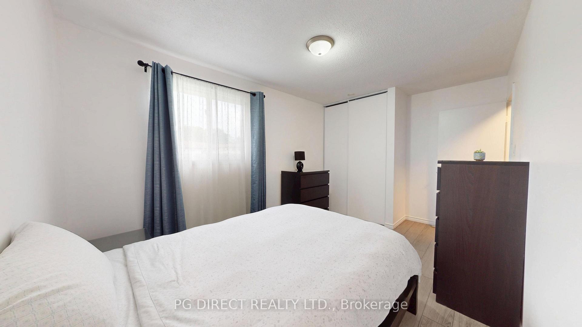 Photo 9 of 222H Harvard Place, Waterloo, Lincoln Village — HOMEH