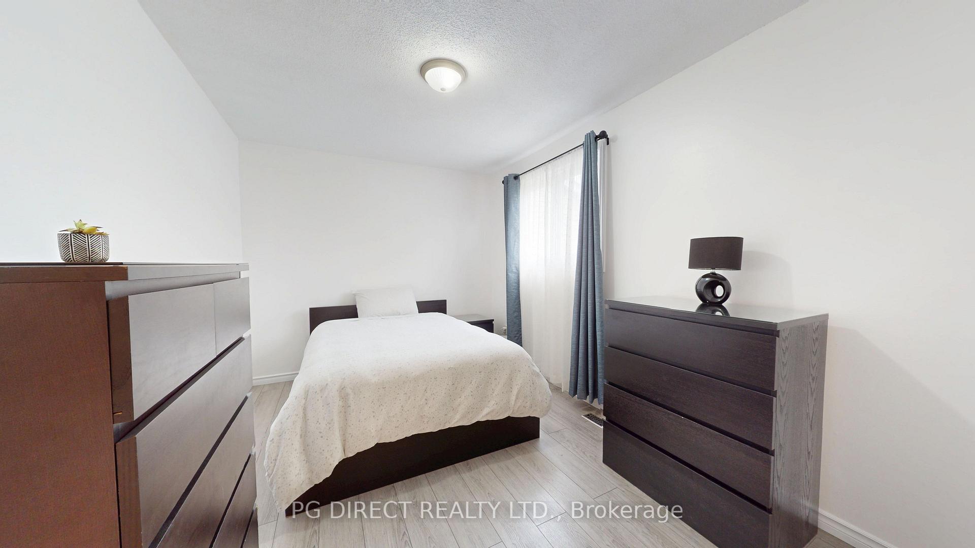 Photo 10 of 222H Harvard Place, Waterloo, Lincoln Village — HOMEH