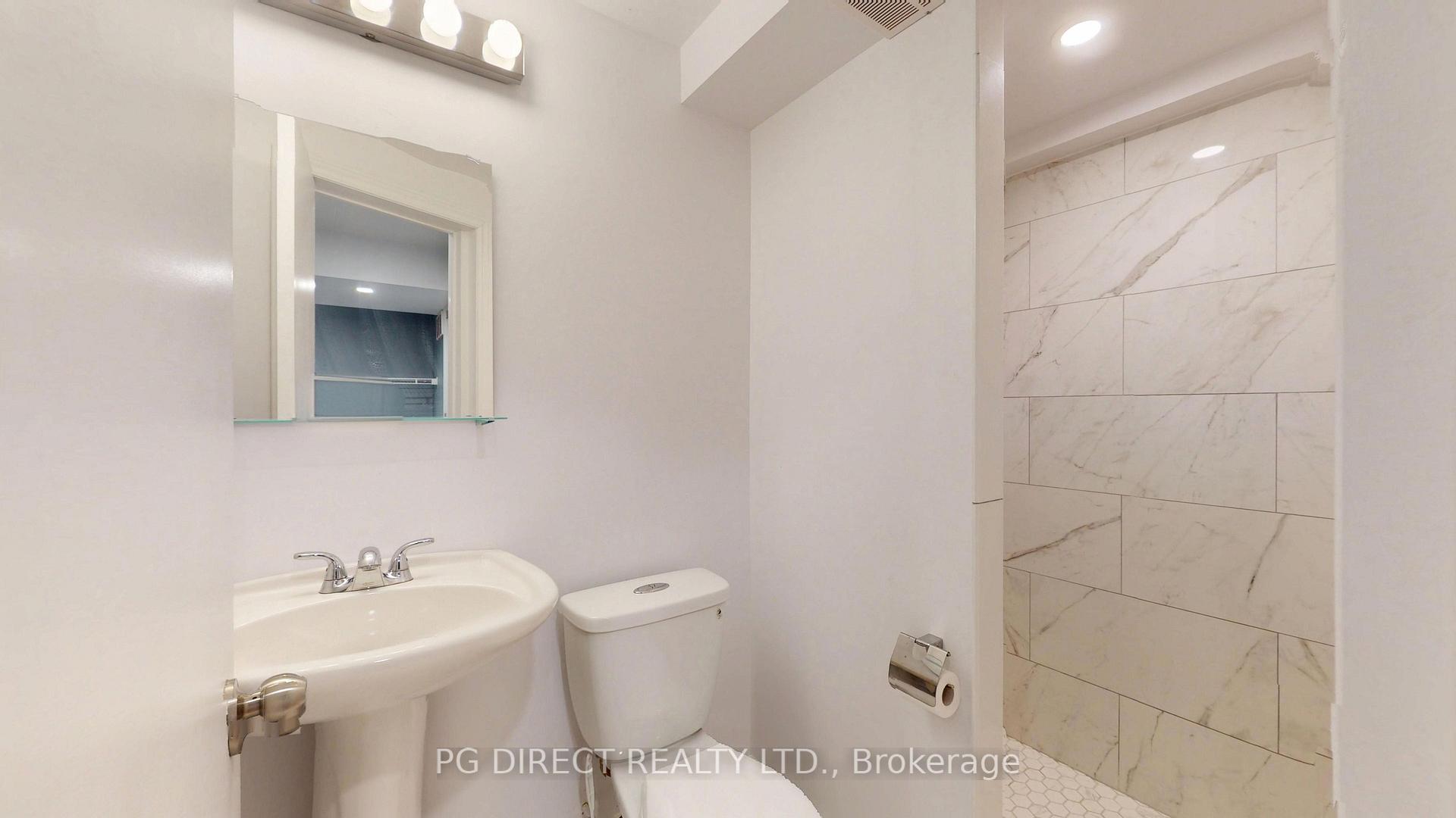 Photo 13 of 222H Harvard Place, Waterloo, Lincoln Village — HOMEH