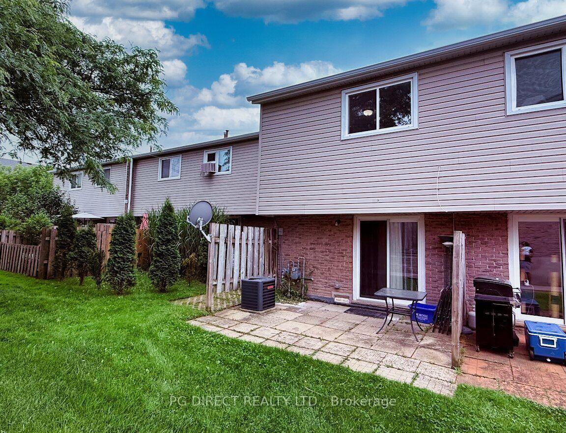Photo 14 of 222H Harvard Place, Waterloo, Lincoln Village — HOMEH