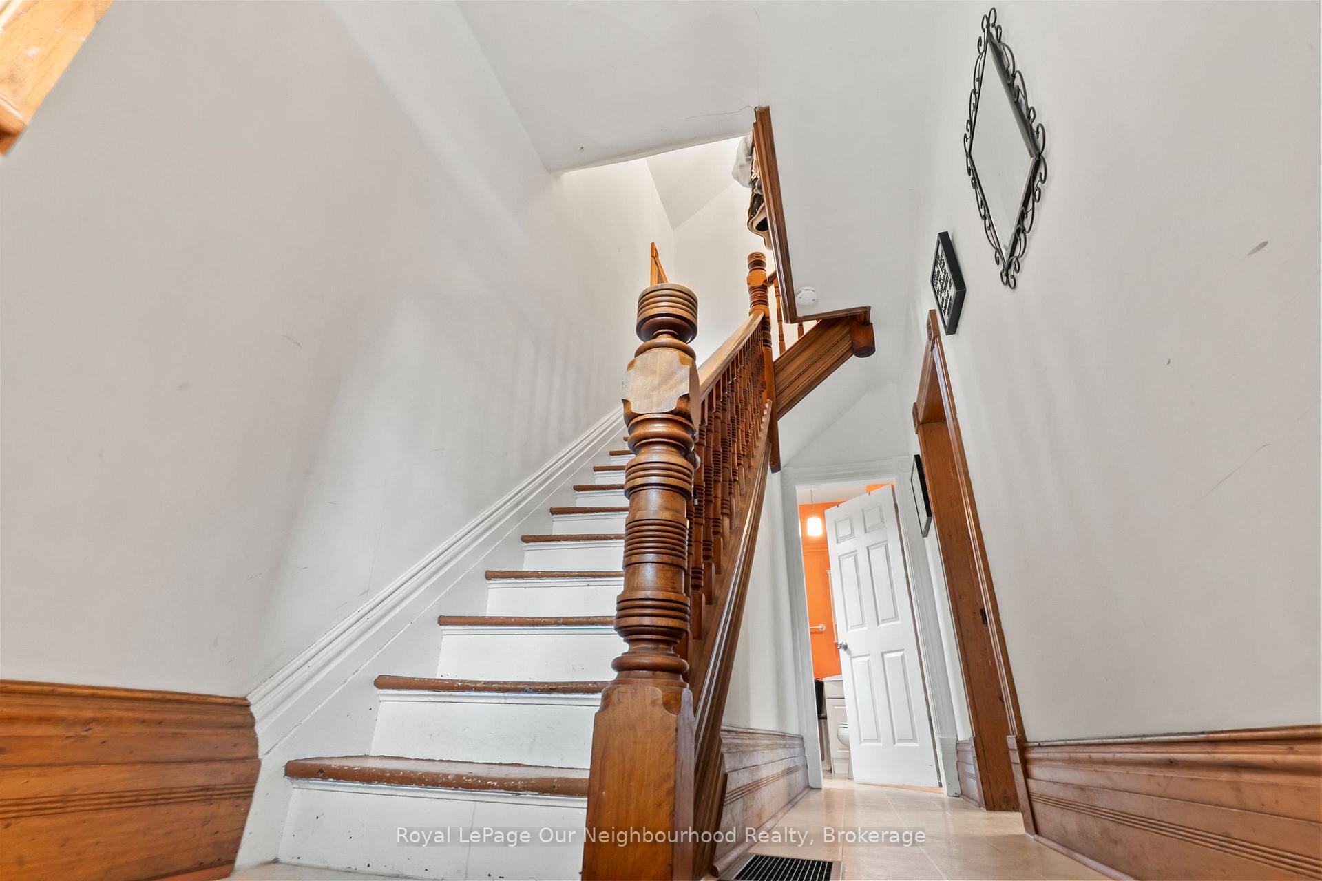 Photo 3 of 260 Westcott Street, Peterborough, Town Ward 3 — HOMEH