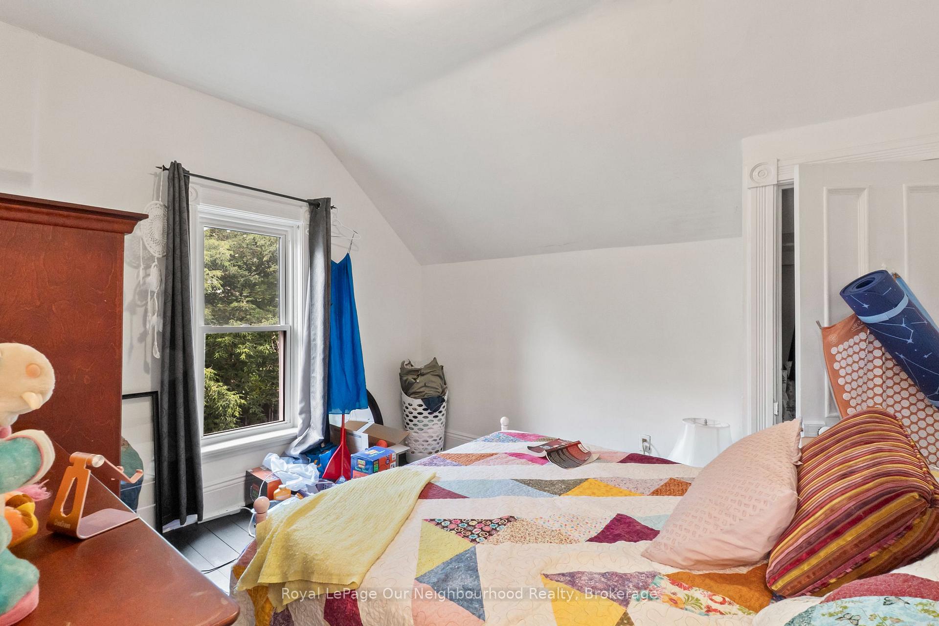 Photo 15 of 260 Westcott Street, Peterborough, Town Ward 3 — HOMEH