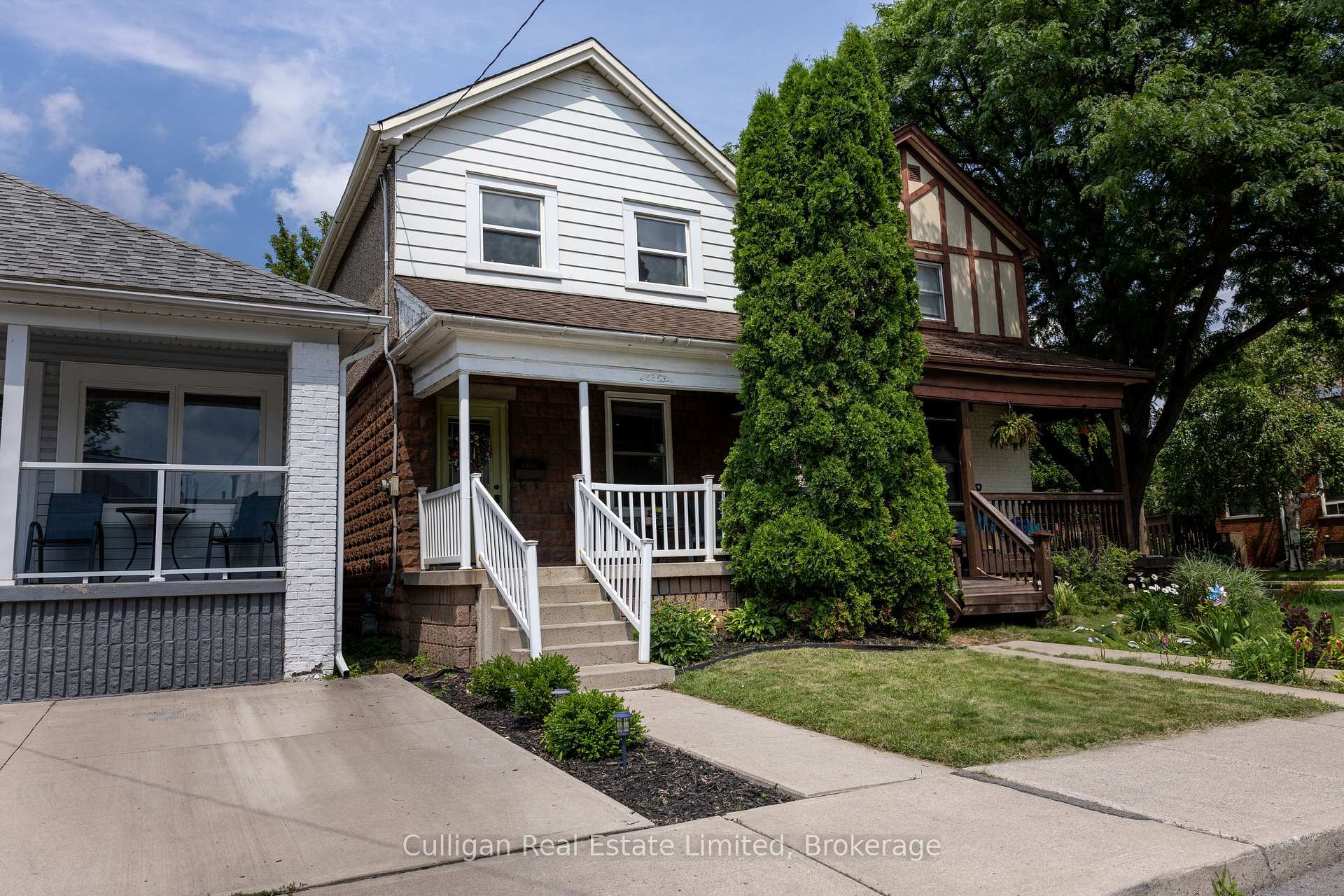 Photo 2 of 115 London Street N, Hamilton, Crown Point — HOMEH
