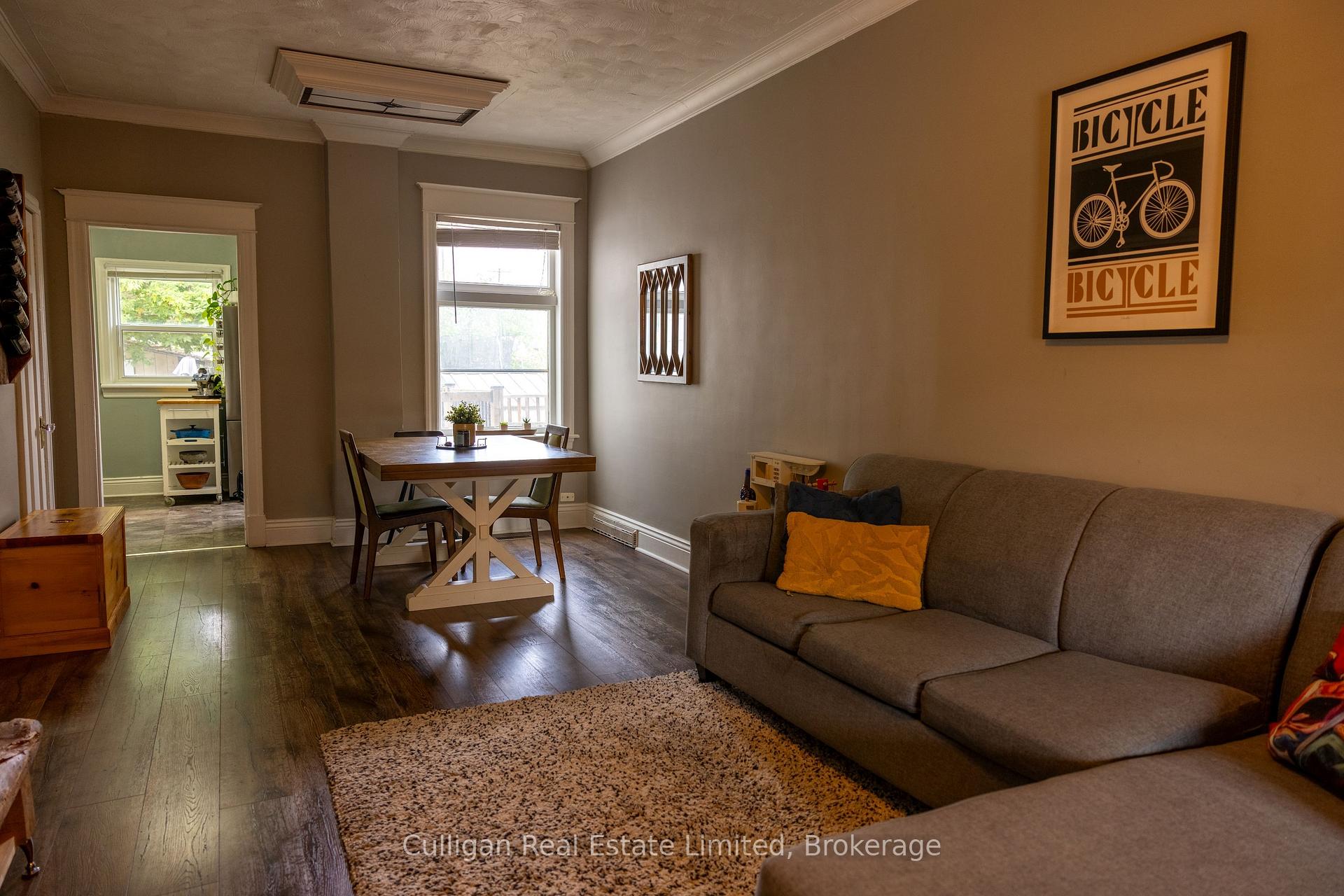 Photo 5 of 115 London Street N, Hamilton, Crown Point — HOMEH