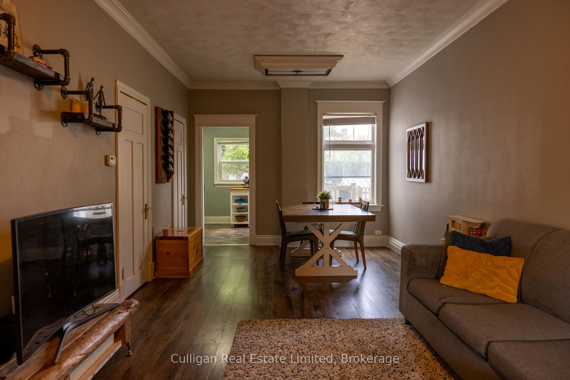 Photo 6 of 115 London Street N, Hamilton, Crown Point — HOMEH