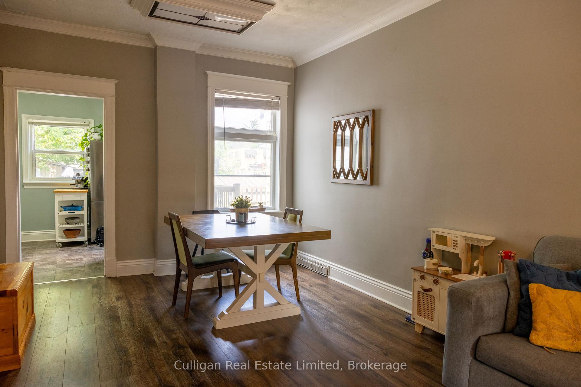 Photo 8 of 115 London Street N, Hamilton, Crown Point — HOMEH