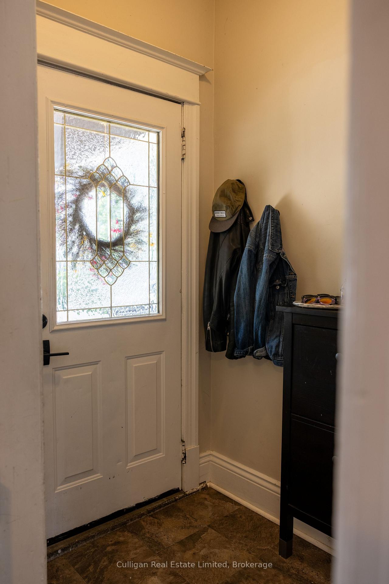 Photo 11 of 115 London Street N, Hamilton, Crown Point — HOMEH
