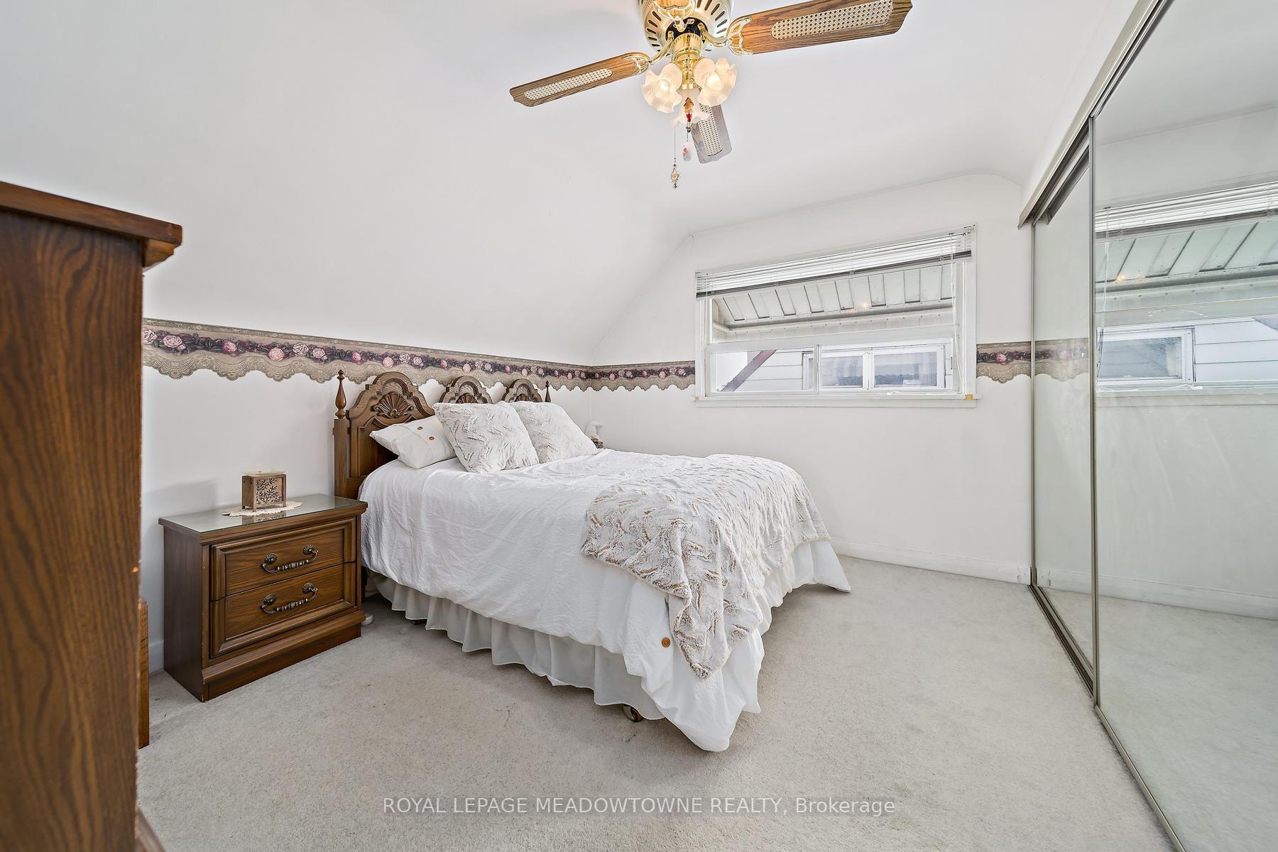 Photo 20 of 27 Hatfield Crescent, Etobicoke, Elms-Old Rexdale — HOMEH