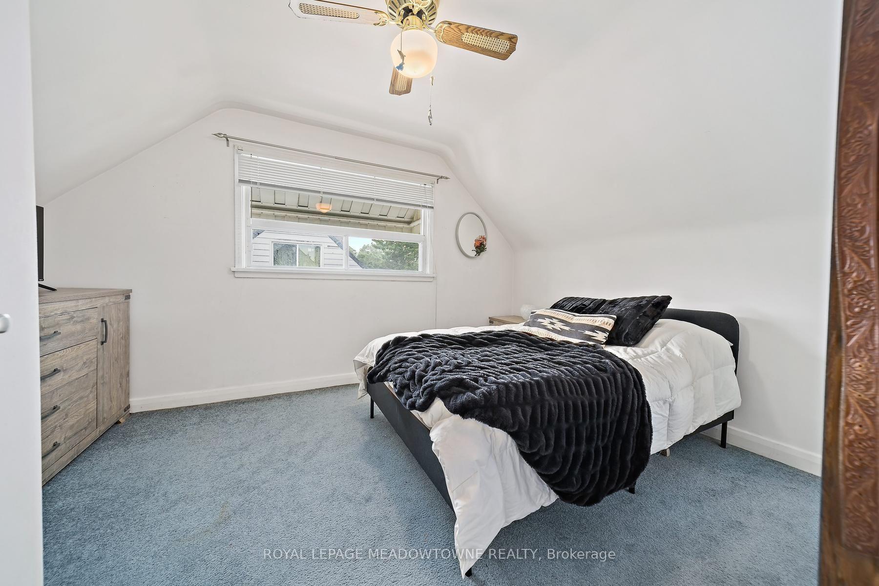 Photo 22 of 27 Hatfield Crescent, Etobicoke, Elms-Old Rexdale — HOMEH