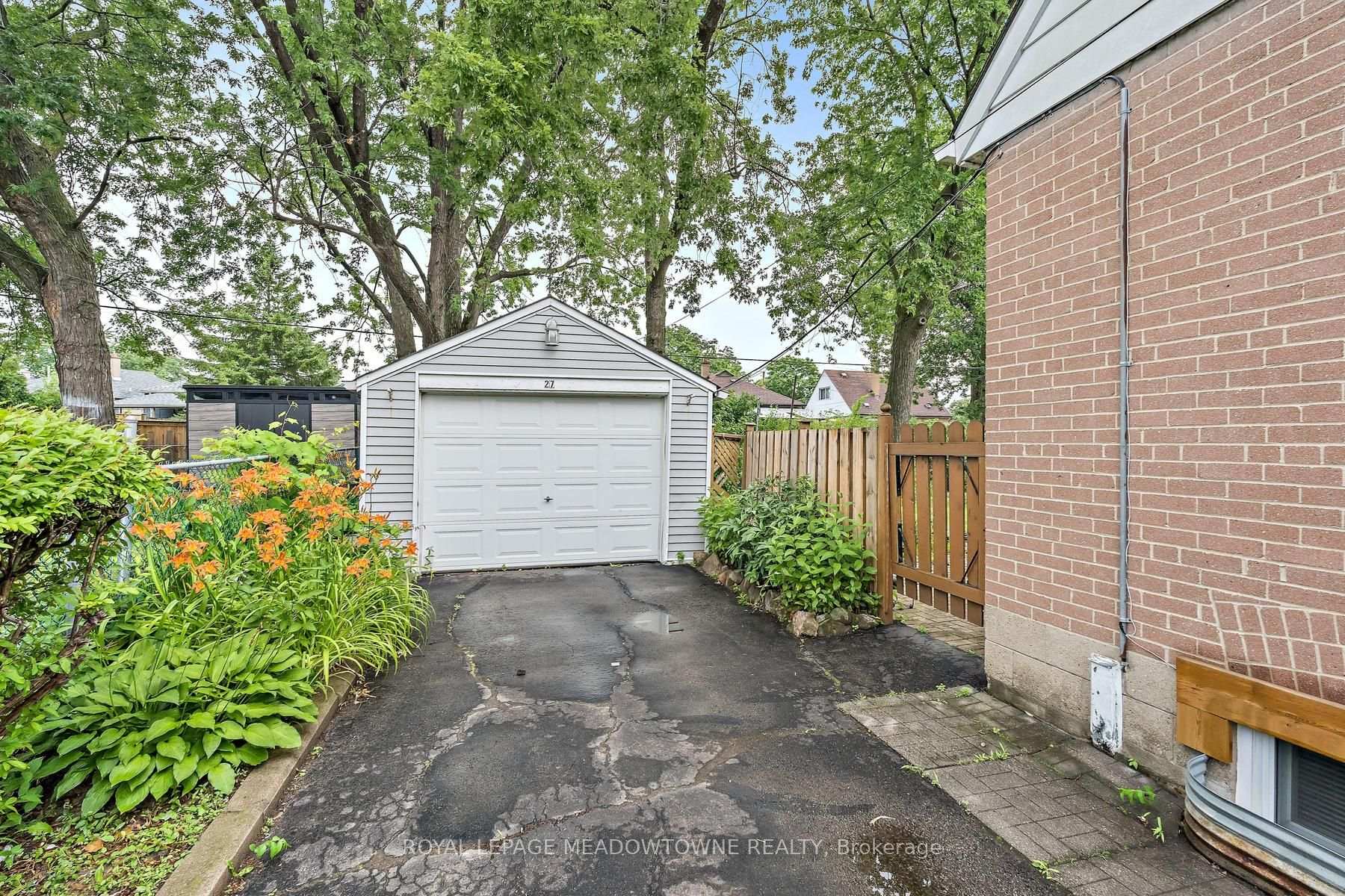 Photo 29 of 27 Hatfield Crescent, Etobicoke, Elms-Old Rexdale — HOMEH