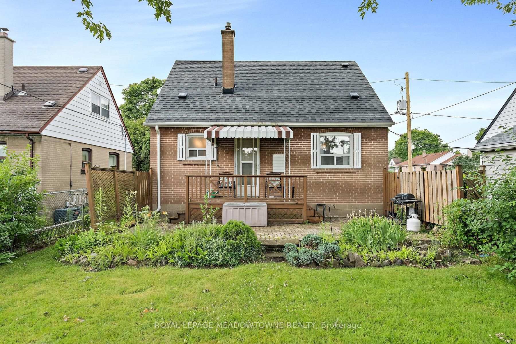 Photo 34 of 27 Hatfield Crescent, Etobicoke, Elms-Old Rexdale — HOMEH