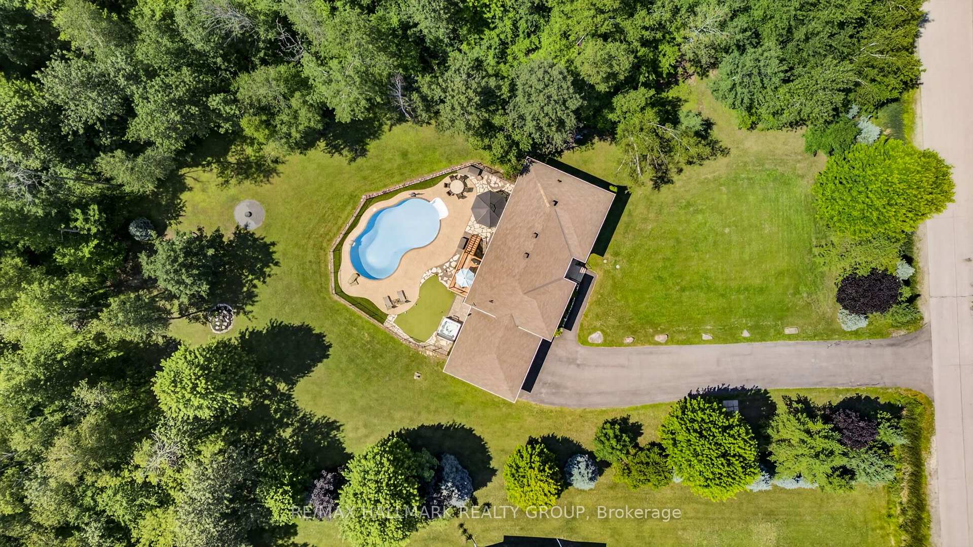 Photo 3 of 168 Wilbert Cox Drive, Ottawa, Huntley Ward (South East) — HOMEH