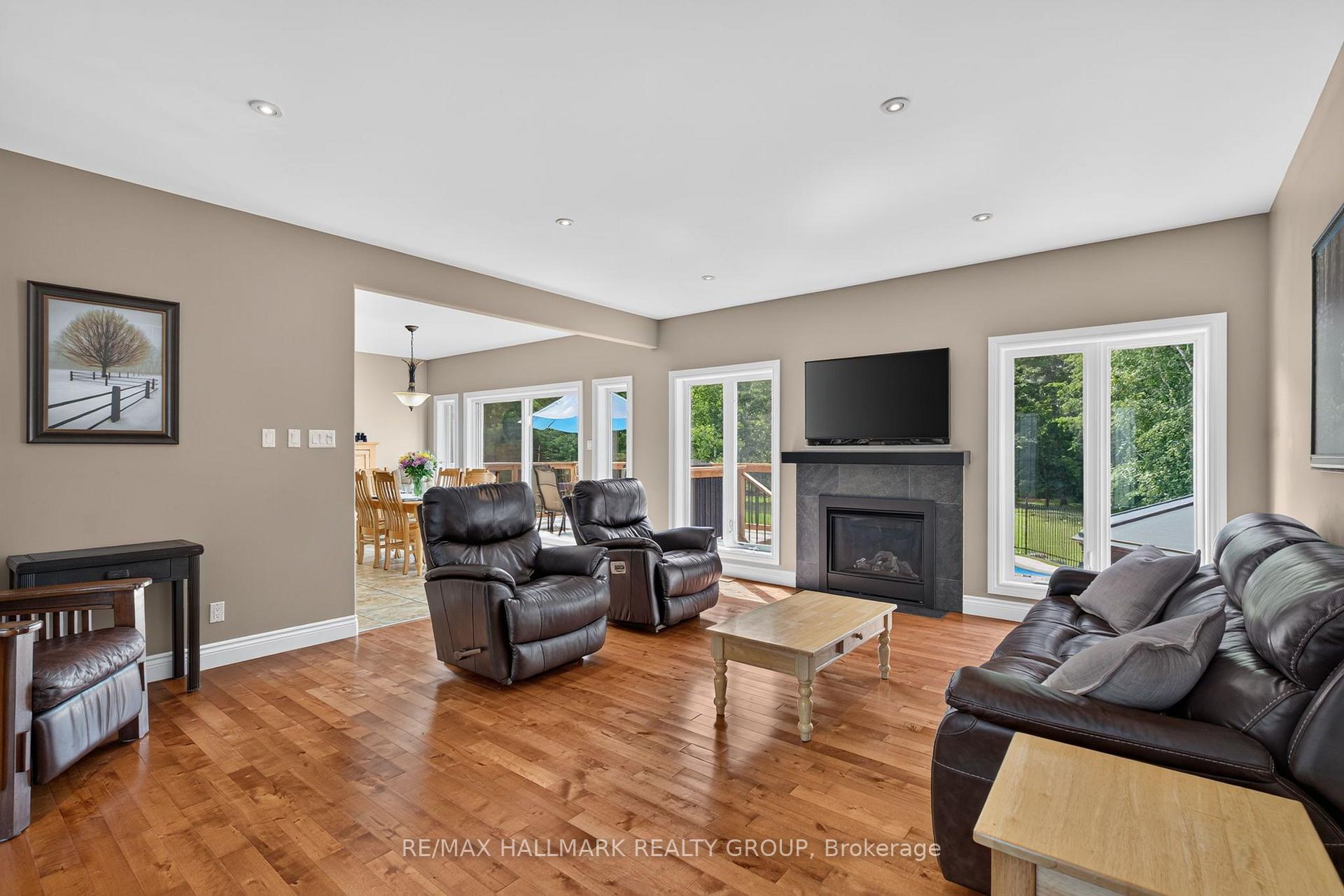 Photo 4 of 168 Wilbert Cox Drive, Ottawa, Huntley Ward (South East) — HOMEH