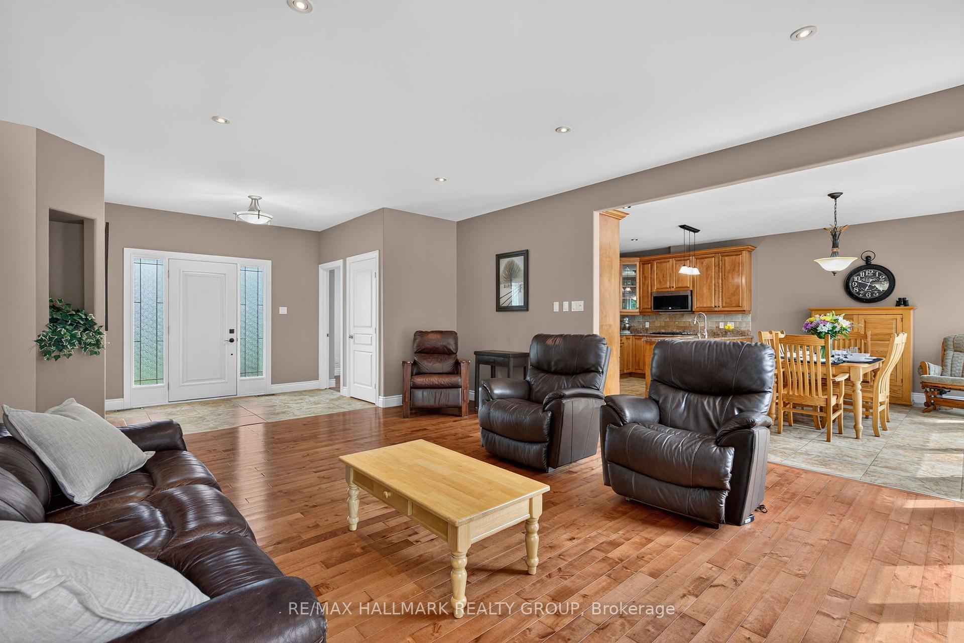 Photo 5 of 168 Wilbert Cox Drive, Ottawa, Huntley Ward (South East) — HOMEH