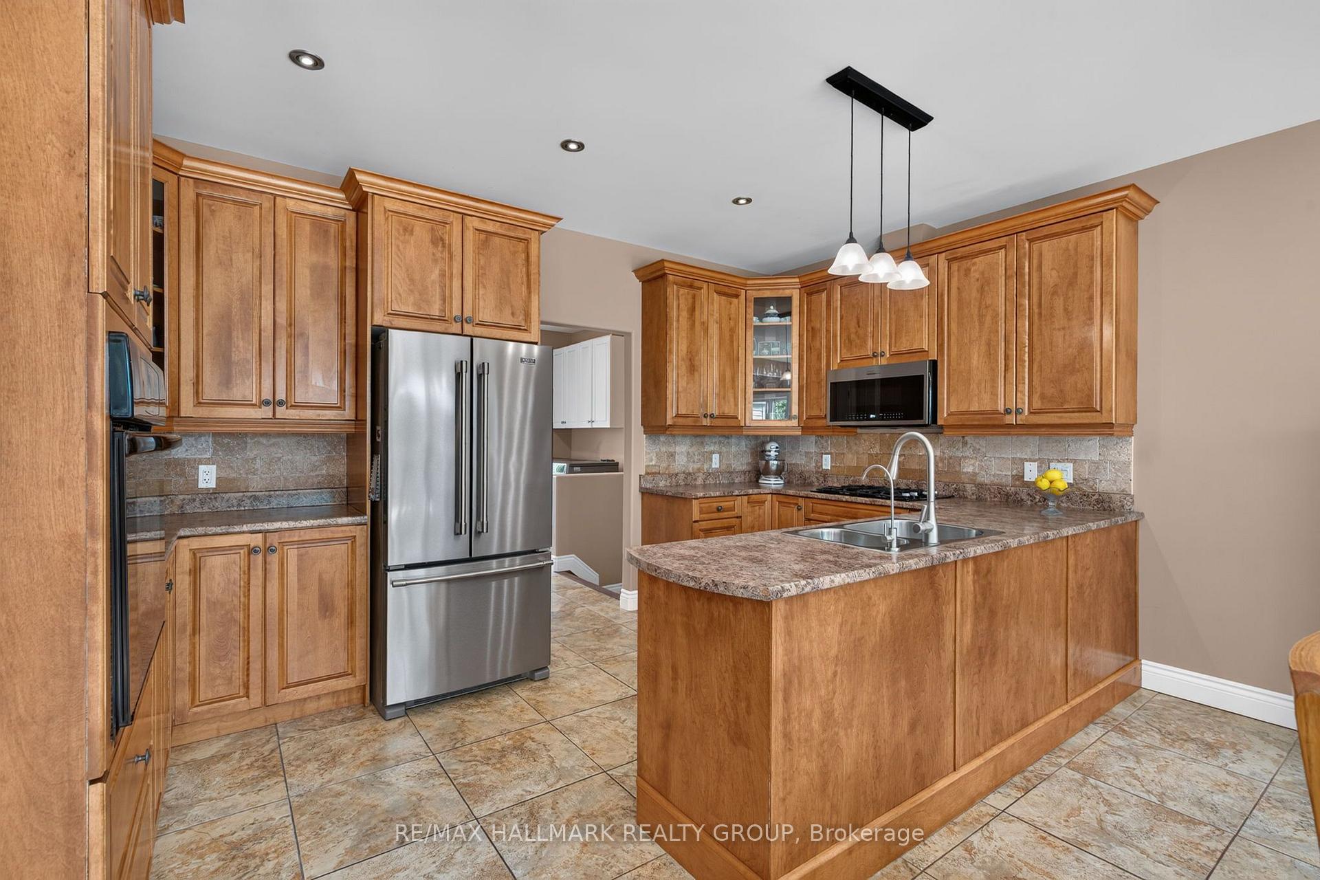 Photo 8 of 168 Wilbert Cox Drive, Ottawa, Huntley Ward (South East) — HOMEH