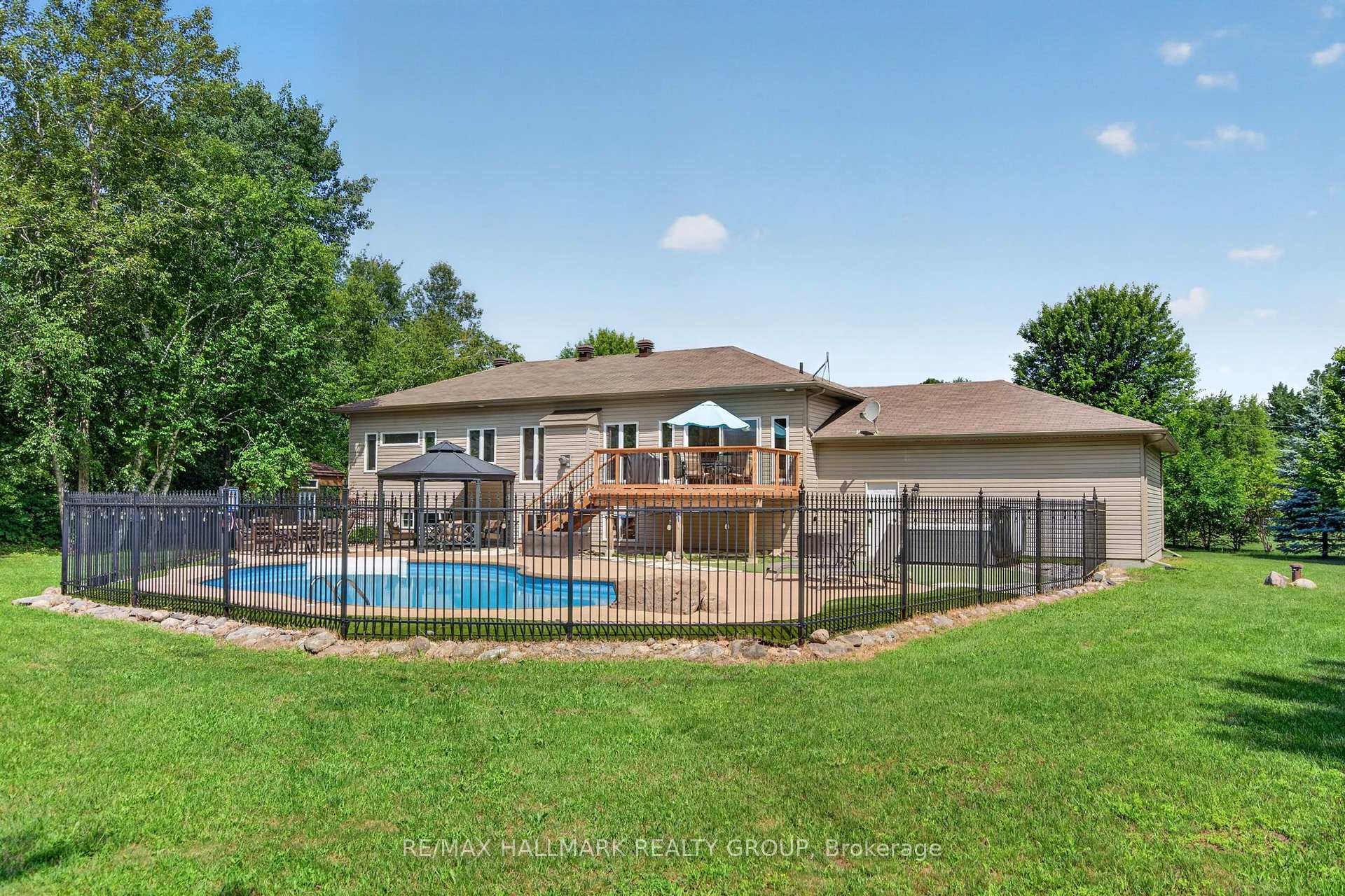 Photo 30 of 168 Wilbert Cox Drive, Ottawa, Huntley Ward (South East) — HOMEH