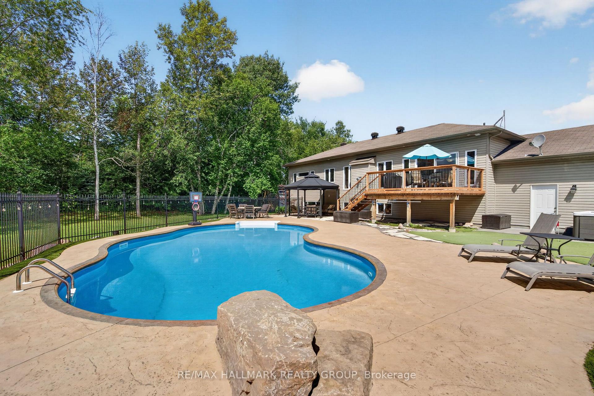 Photo 32 of 168 Wilbert Cox Drive, Ottawa, Huntley Ward (South East) — HOMEH