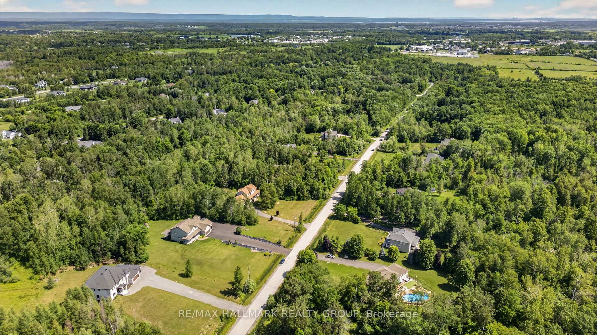 Photo 40 of 168 Wilbert Cox Drive, Ottawa, Huntley Ward (South East) — HOMEH