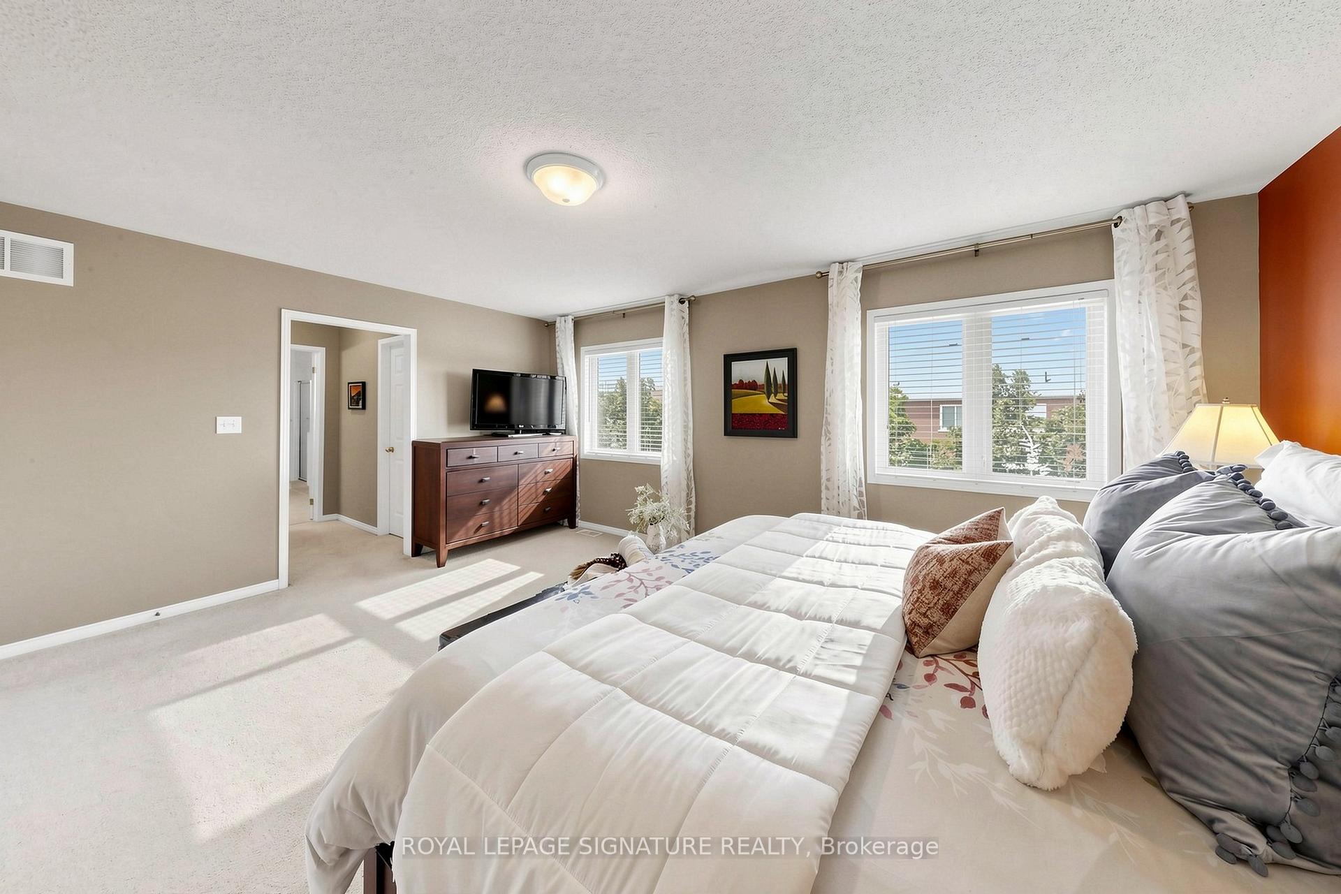 Photo 33 of 2339 Pilgrim Square, Oshawa, Windfields — HOMEH