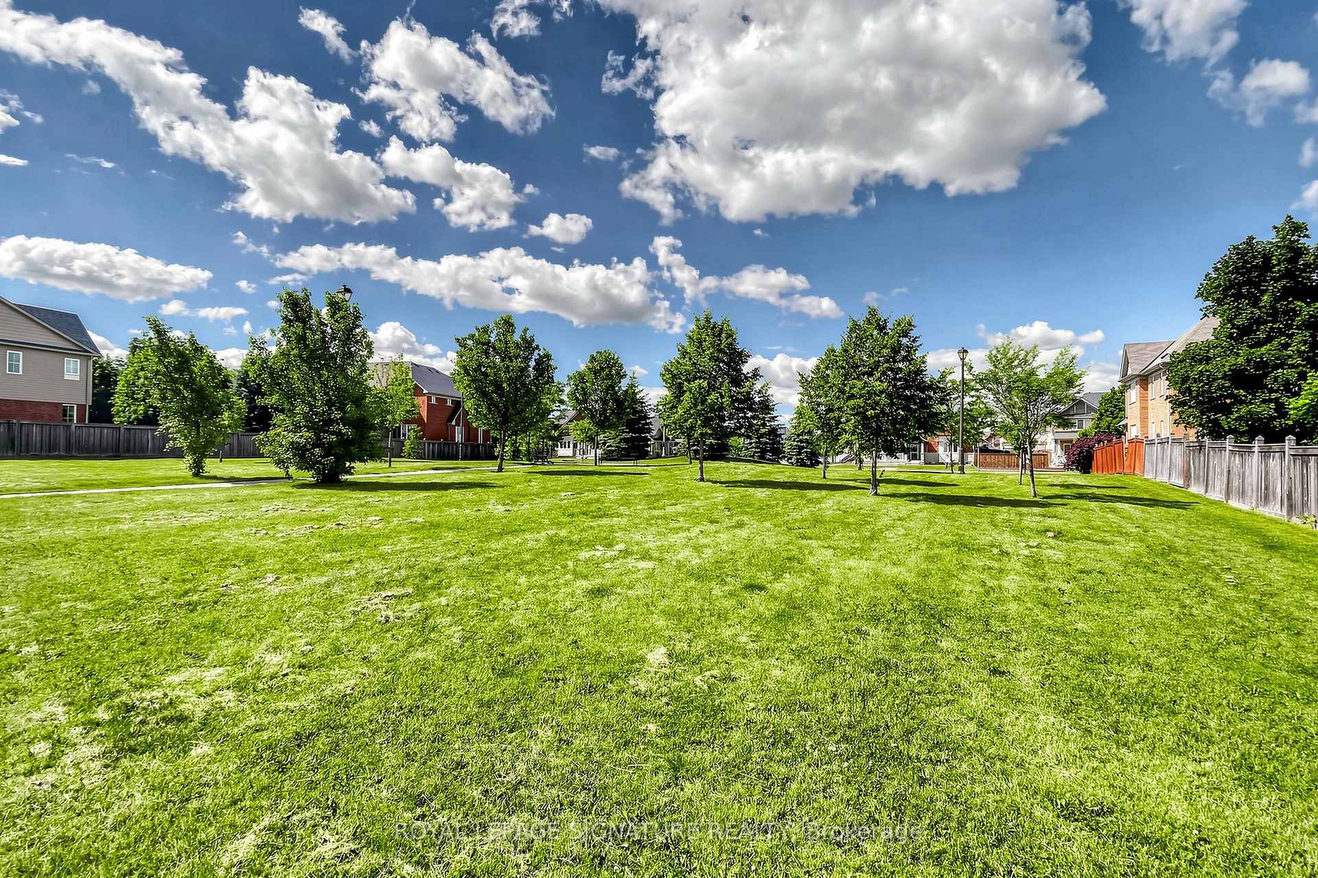 Photo 50 of 2339 Pilgrim Square, Oshawa, Windfields — HOMEH