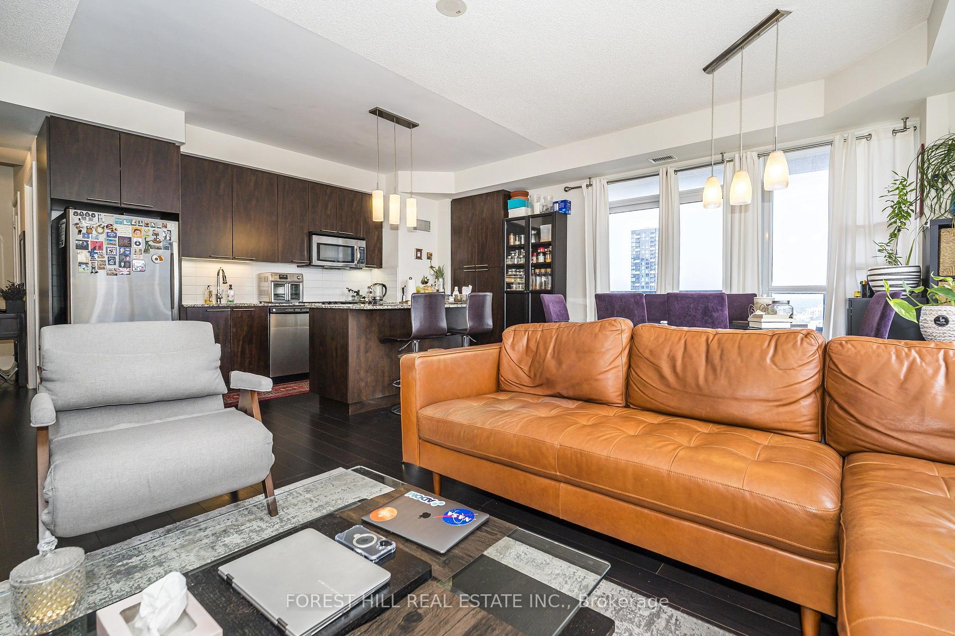Photo 5 of Unit 1821, 70 Roehampton Avenue, Toronto, Mount Pleasant West — HOMEH