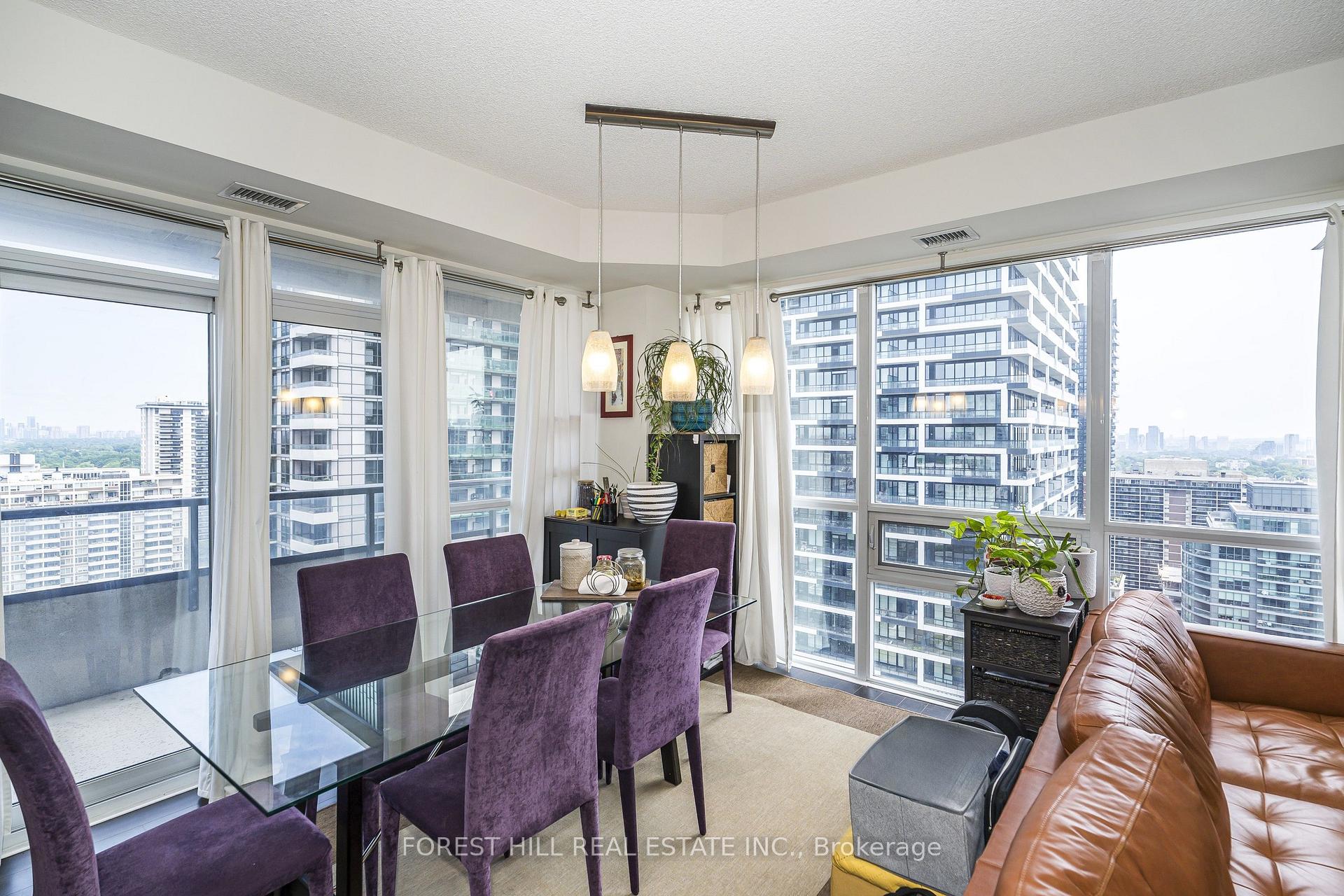 Photo 9 of Unit 1821, 70 Roehampton Avenue, Toronto, Mount Pleasant West — HOMEH