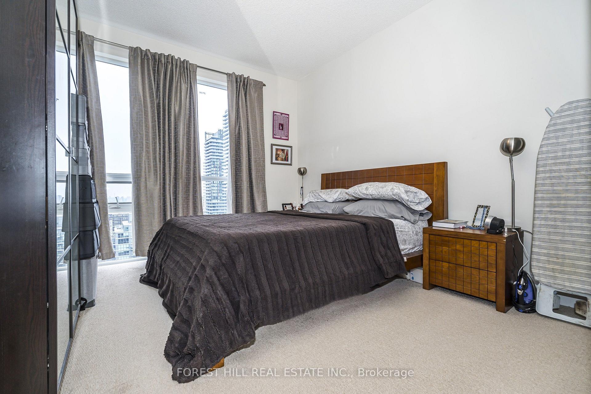 Photo 10 of Unit 1821, 70 Roehampton Avenue, Toronto, Mount Pleasant West — HOMEH