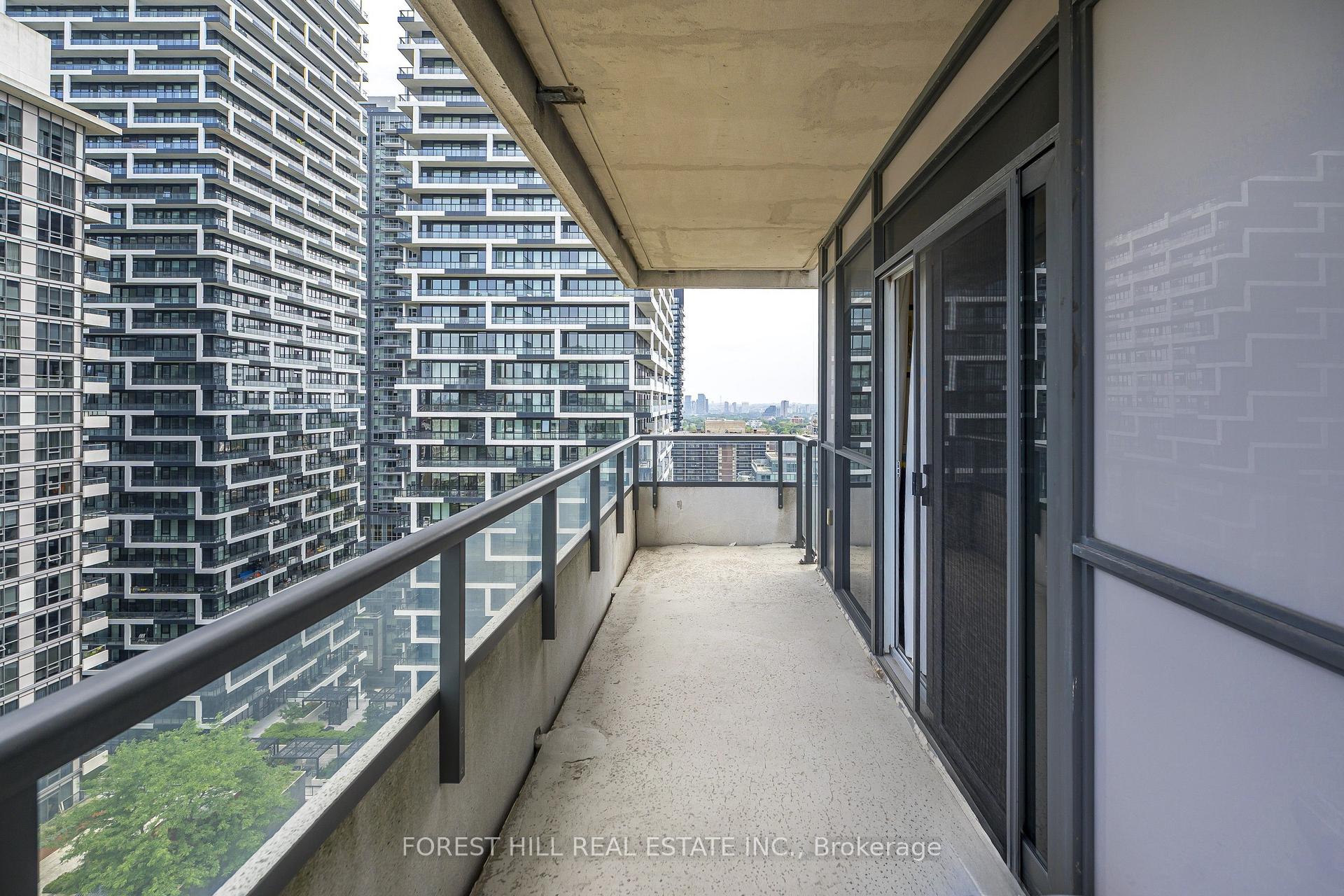 Photo 12 of Unit 1821, 70 Roehampton Avenue, Toronto, Mount Pleasant West — HOMEH