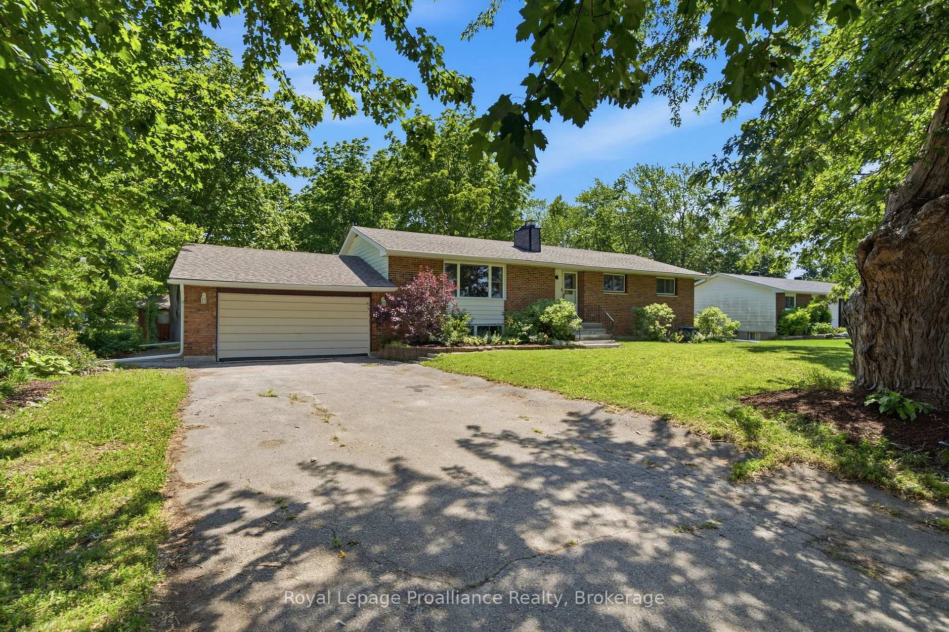 Photo 1 of 41 Walter Avenue, Quinte West, Murray Ward — HOMEH