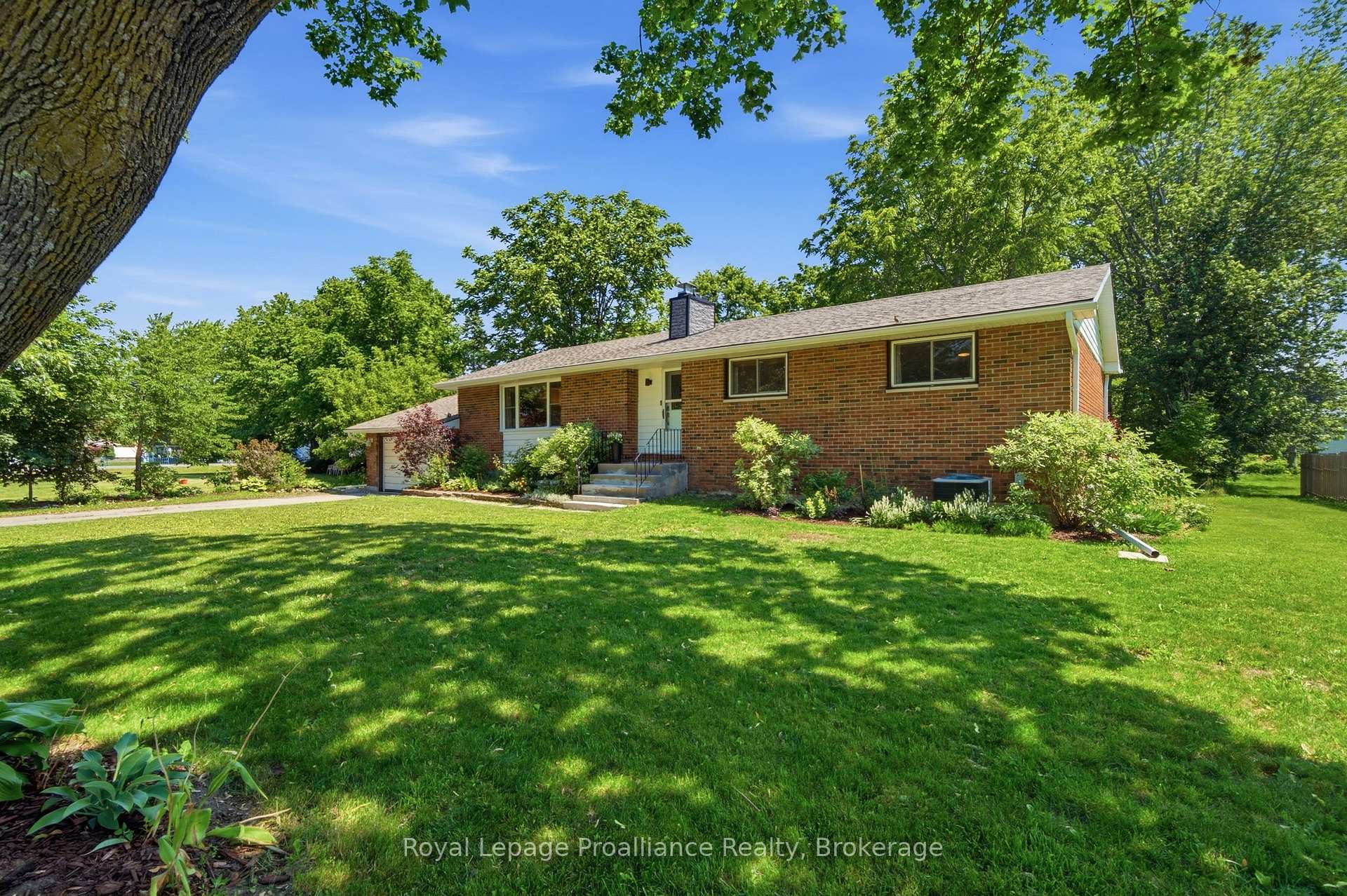 Photo 2 of 41 Walter Avenue, Quinte West, Murray Ward — HOMEH