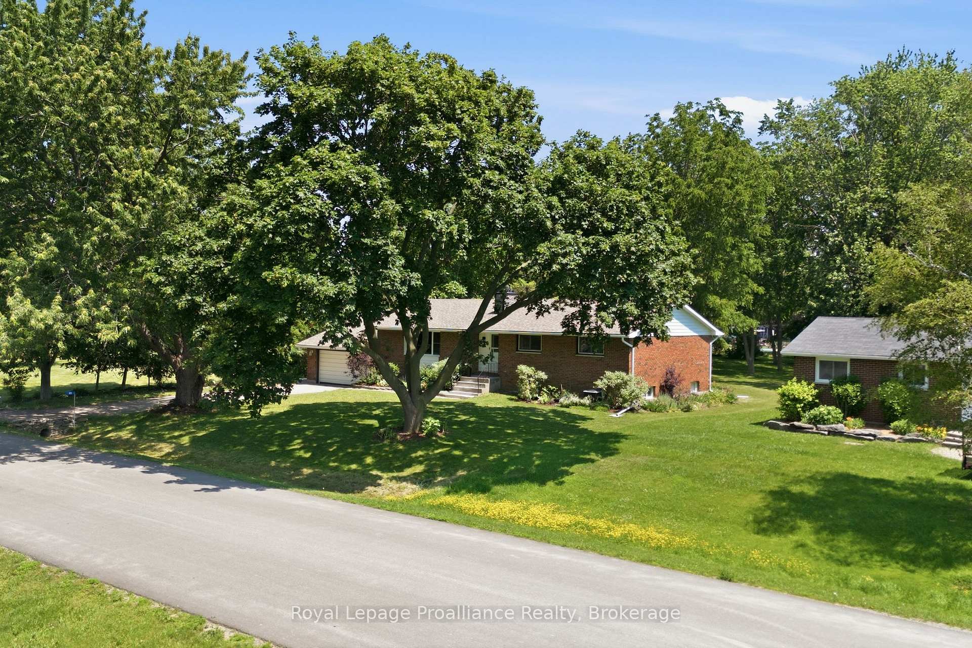 Photo 3 of 41 Walter Avenue, Quinte West, Murray Ward — HOMEH