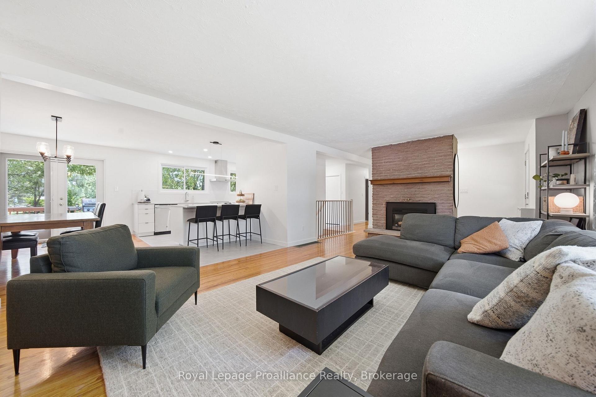 Photo 16 of 41 Walter Avenue, Quinte West, Murray Ward — HOMEH