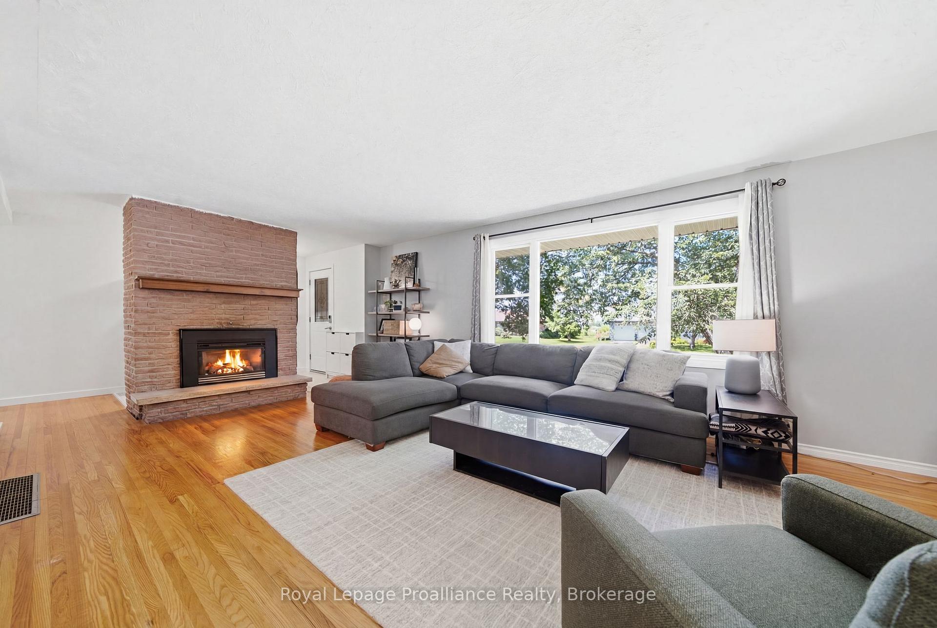 Photo 17 of 41 Walter Avenue, Quinte West, Murray Ward — HOMEH