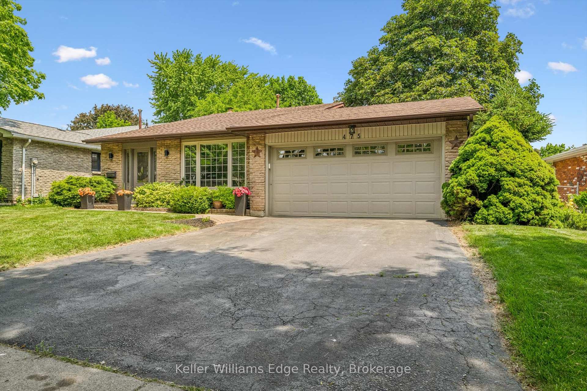 Photo 3 of 475 Vanguard Crescent, Oakville, West — HOMEH
