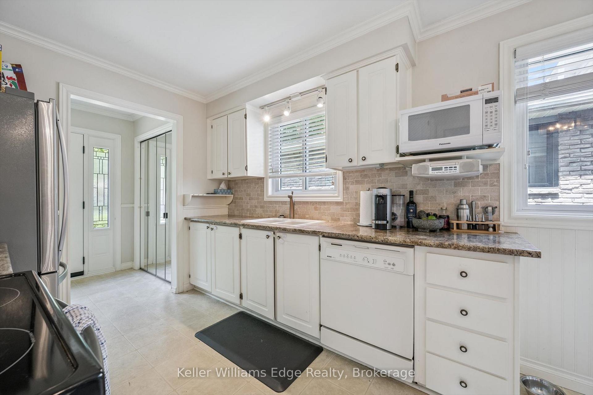 Photo 13 of 475 Vanguard Crescent, Oakville, West — HOMEH