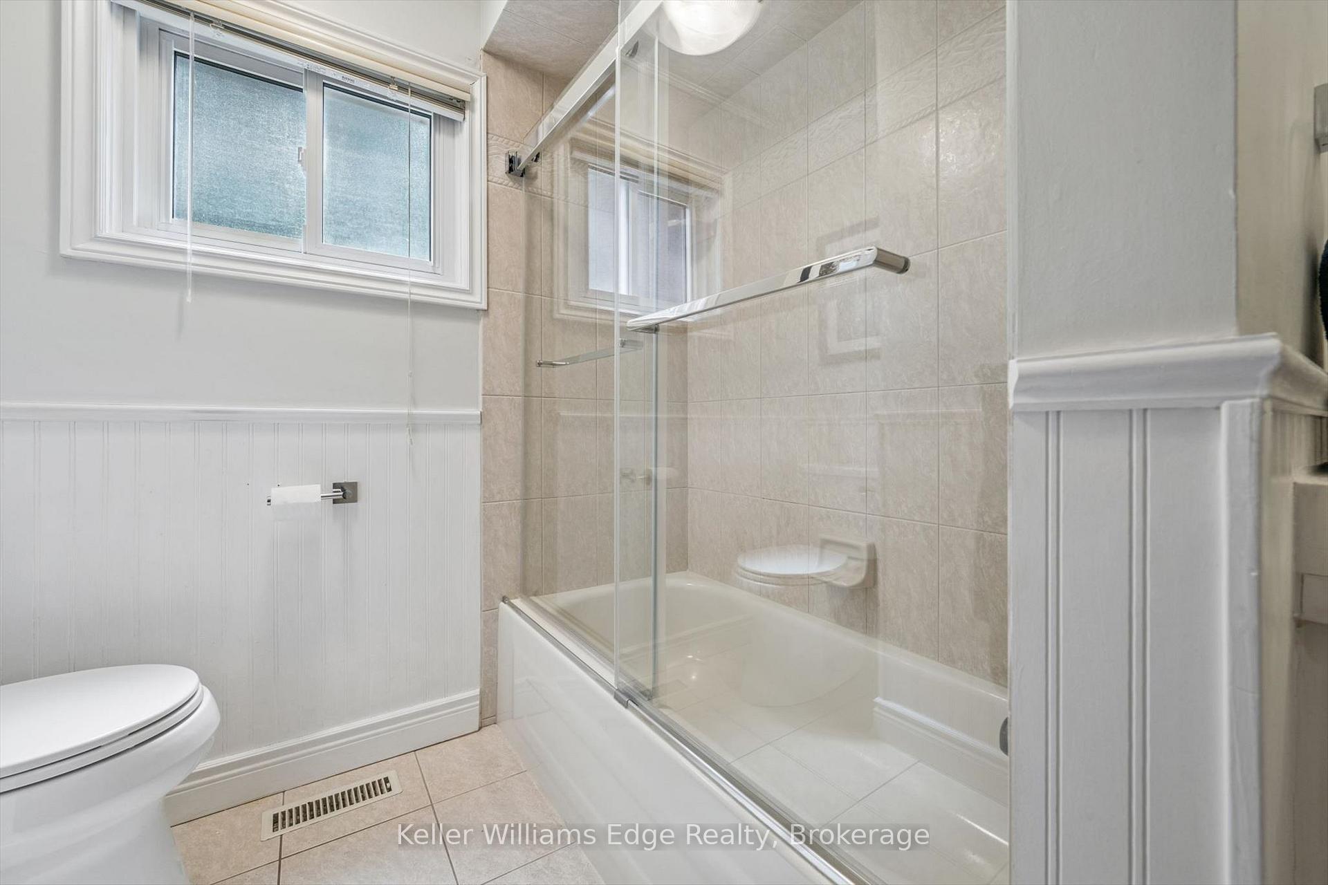 Photo 23 of 475 Vanguard Crescent, Oakville, West — HOMEH
