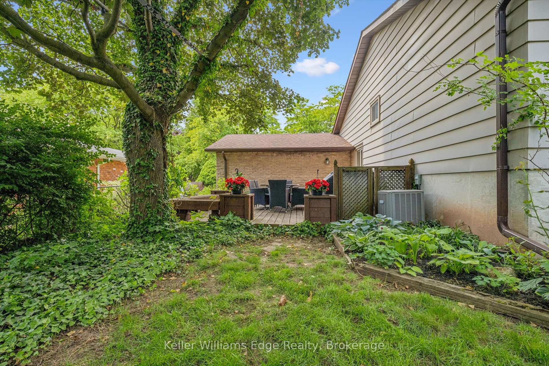 Photo 37 of 475 Vanguard Crescent, Oakville, West — HOMEH