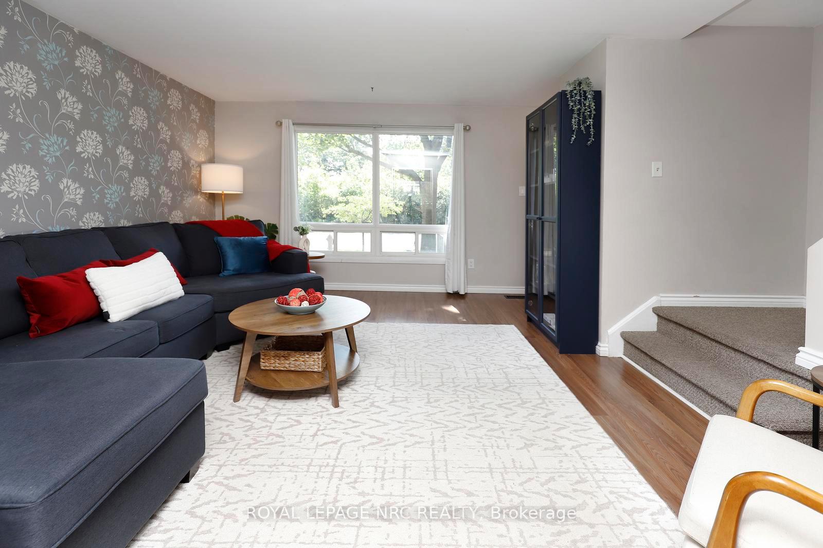Photo 5 of Unit 6, 211 Lake Avenue N, Hamilton, Riverdale — HOMEH