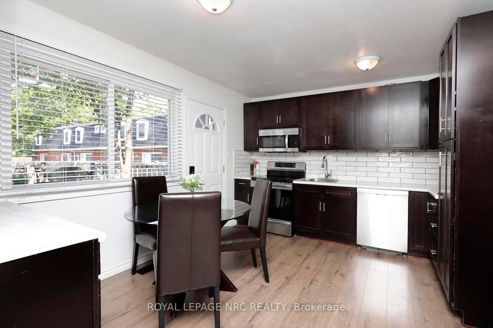 Photo 11 of Unit 6, 211 Lake Avenue N, Hamilton, Riverdale — HOMEH