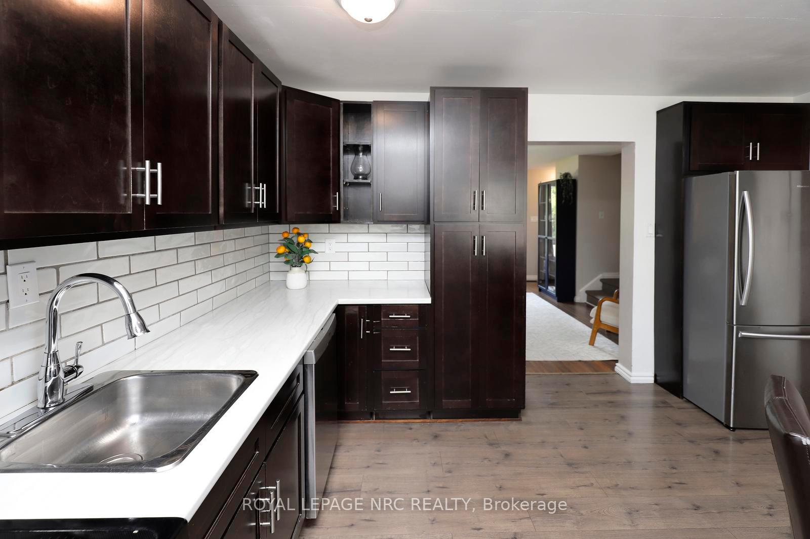 Photo 15 of Unit 6, 211 Lake Avenue N, Hamilton, Riverdale — HOMEH
