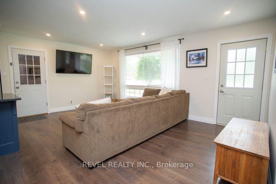 Photo 6 of 41 Pinehill Drive, Brantford, Oakhill Dr — HOMEH
