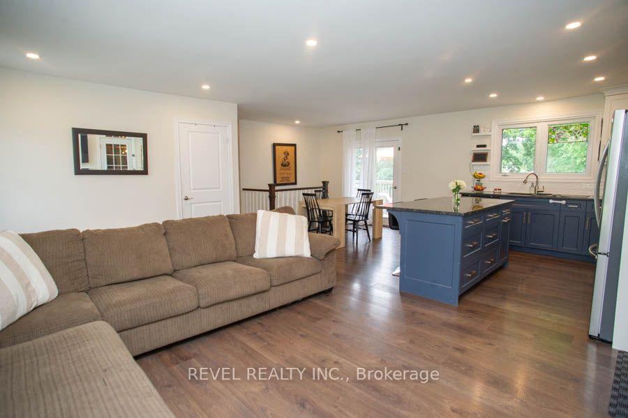 Photo 8 of 41 Pinehill Drive, Brantford, Oakhill Dr — HOMEH