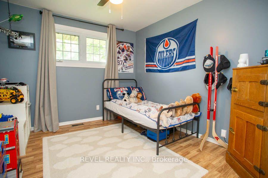 Photo 15 of 41 Pinehill Drive, Brantford, Oakhill Dr — HOMEH