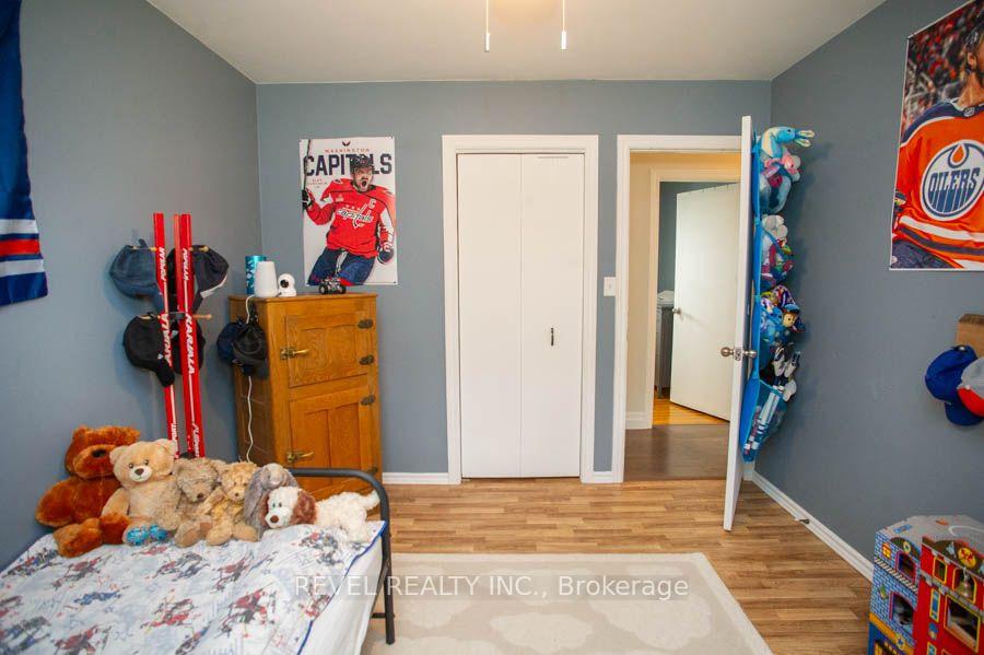 Photo 16 of 41 Pinehill Drive, Brantford, Oakhill Dr — HOMEH