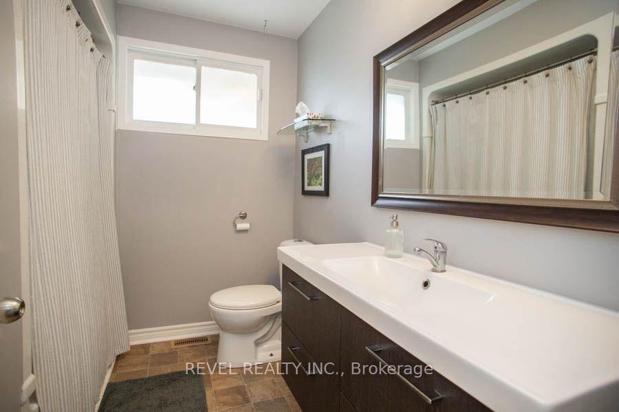 Photo 19 of 41 Pinehill Drive, Brantford, Oakhill Dr — HOMEH