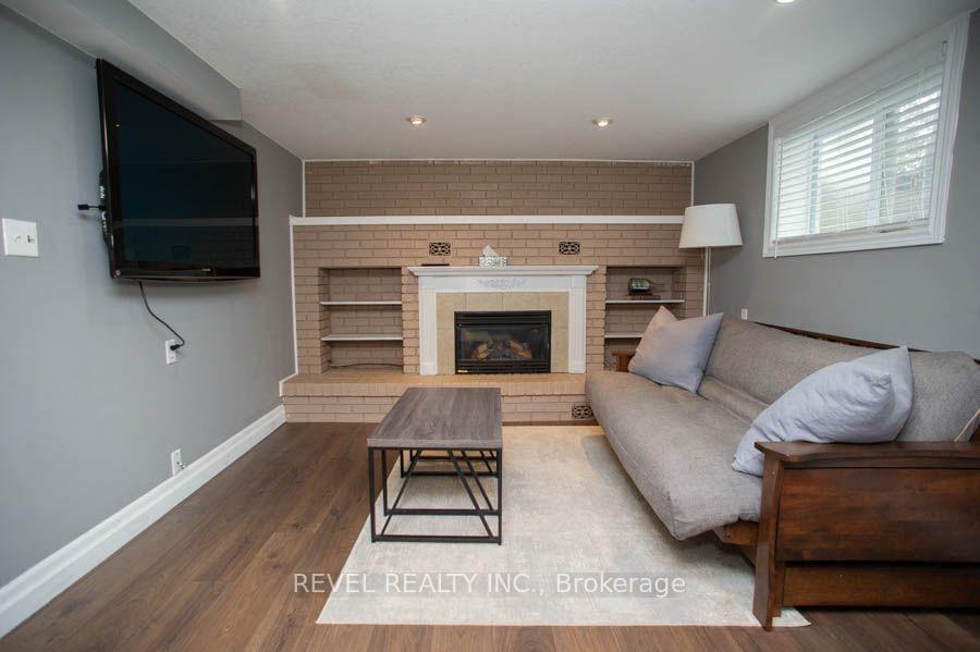Photo 20 of 41 Pinehill Drive, Brantford, Oakhill Dr — HOMEH